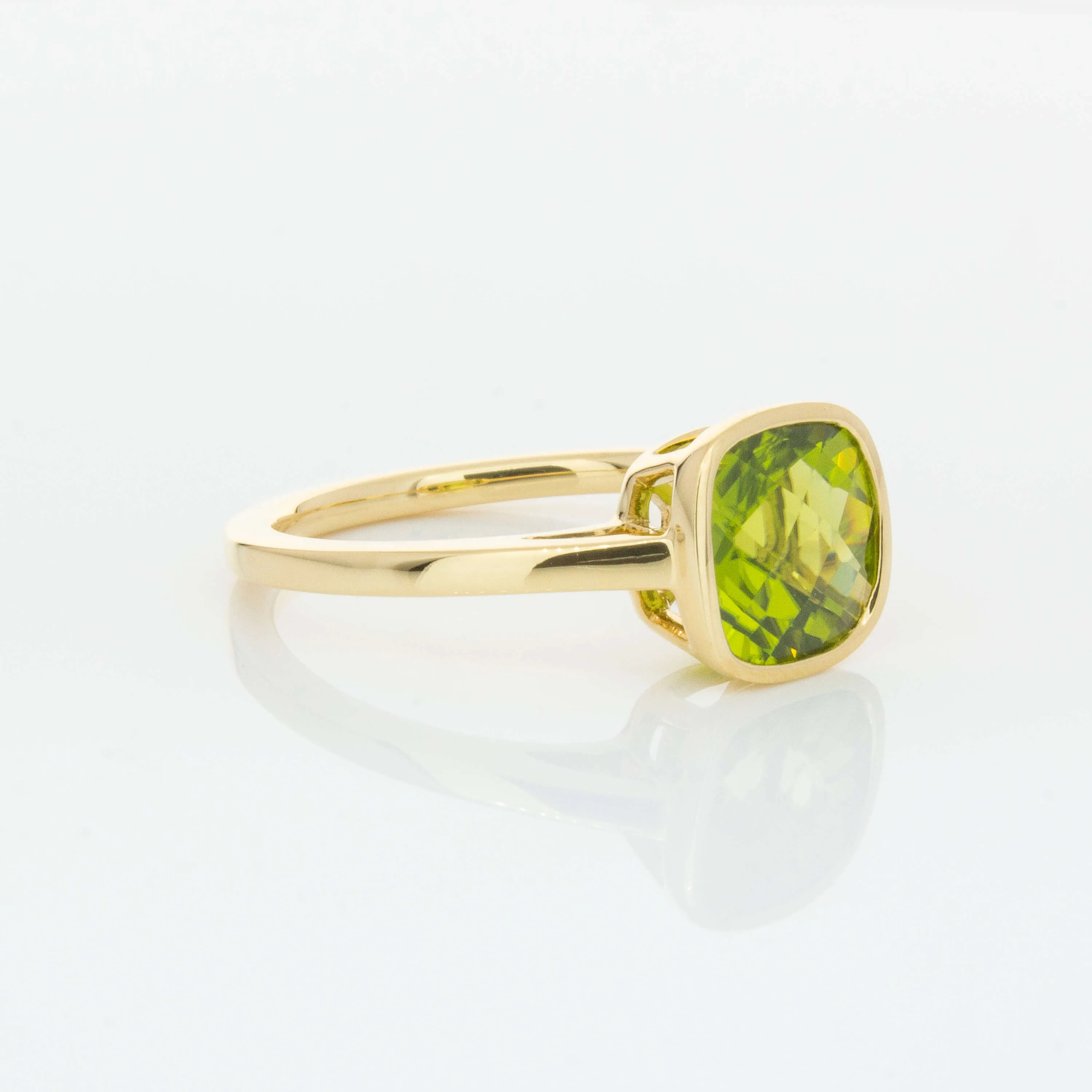 18ct Yellow Gold Peridot Ring