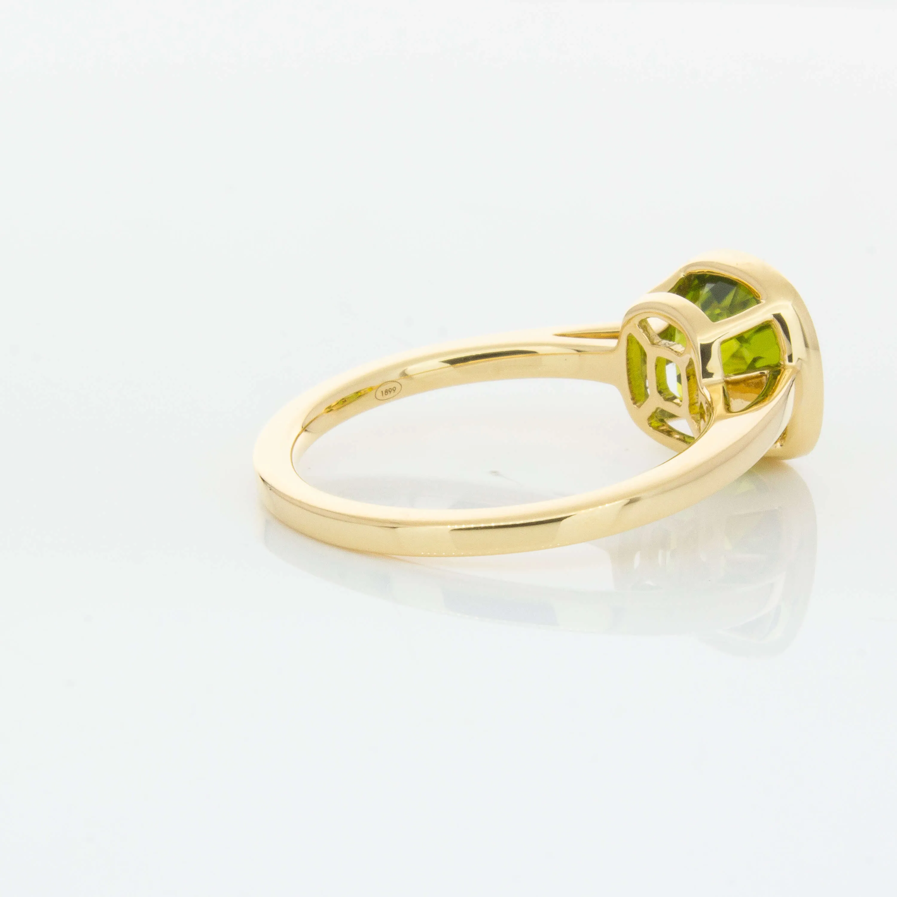 18ct Yellow Gold Peridot Ring