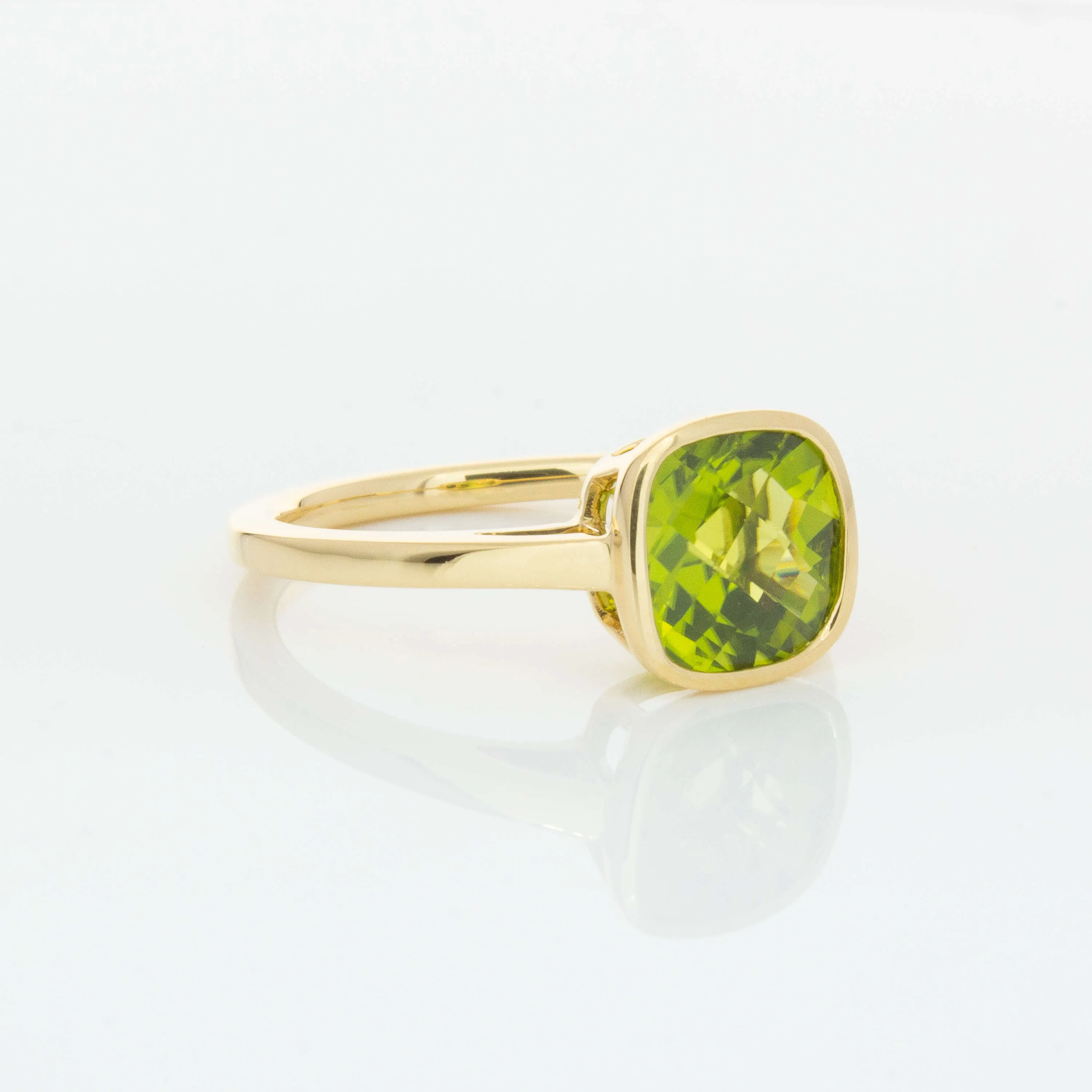 18ct Yellow Gold Peridot Ring
