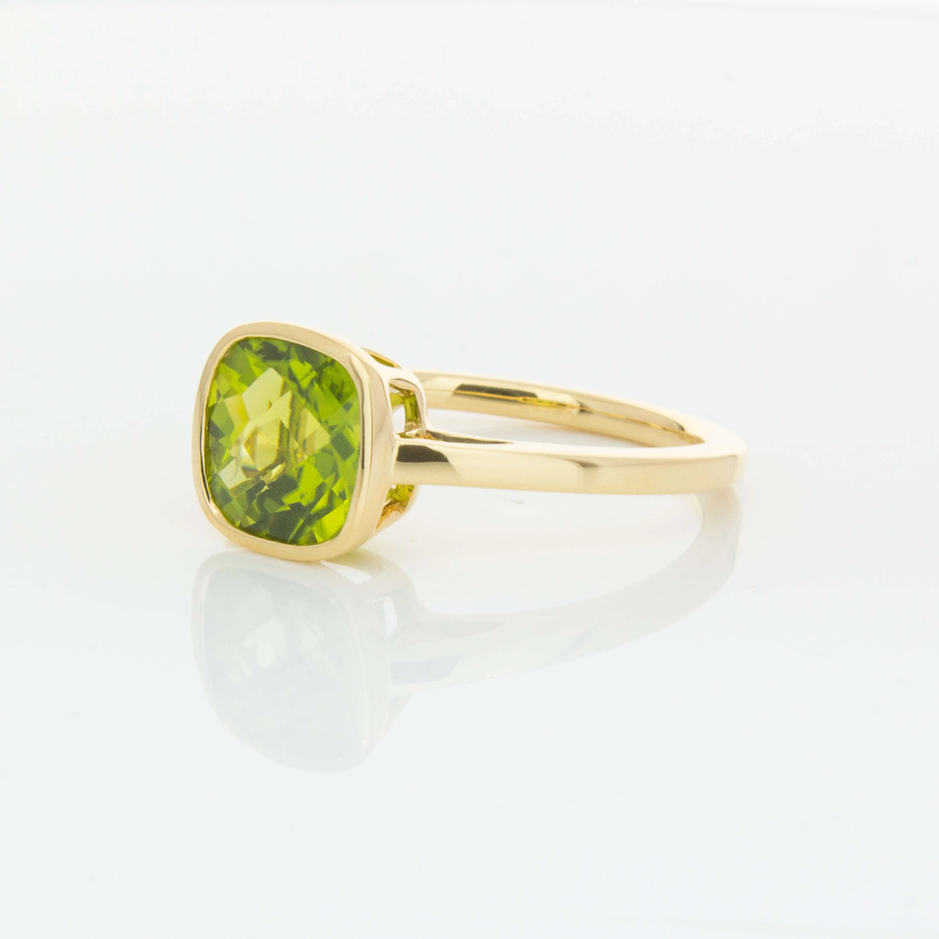 18ct Yellow Gold Peridot Ring