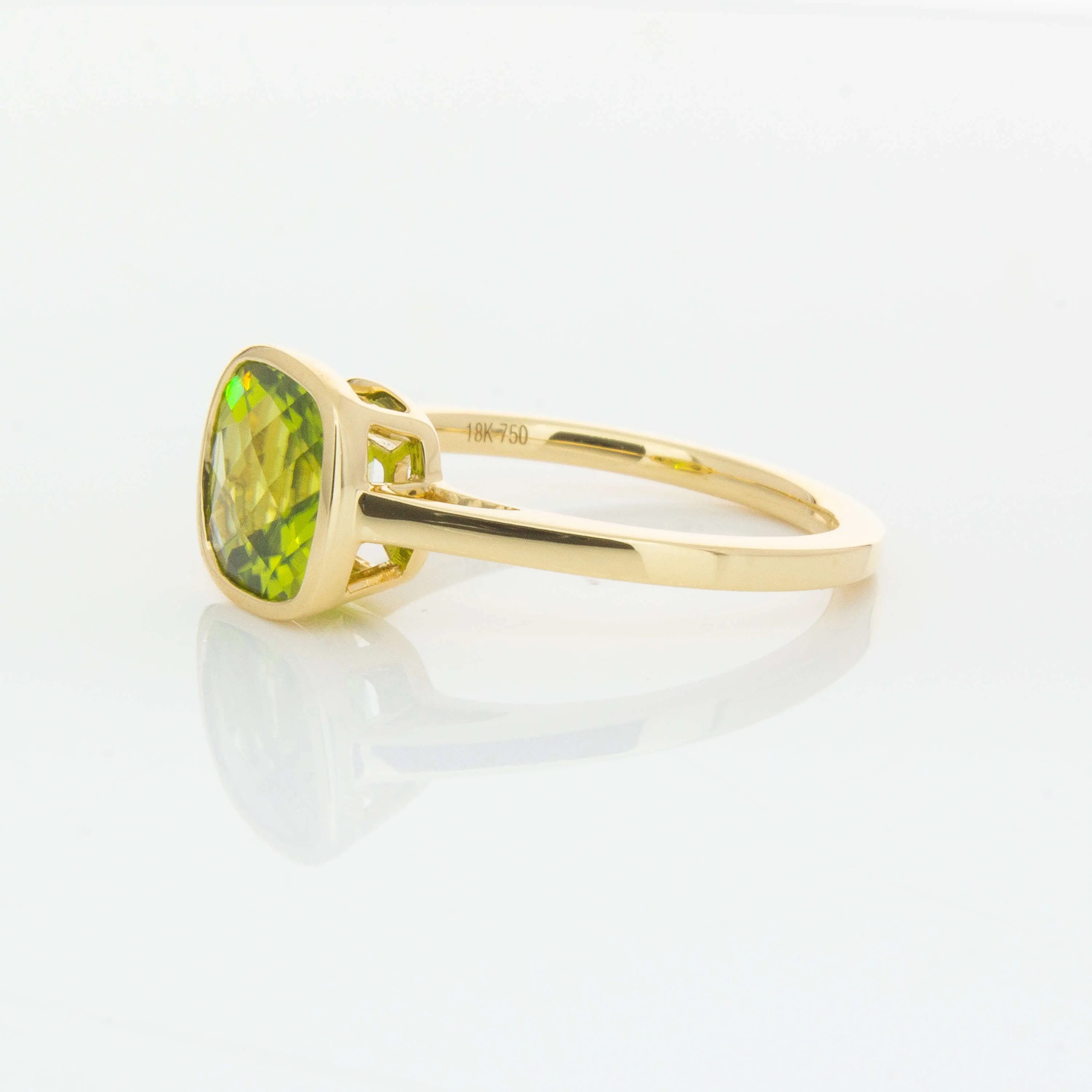 18ct Yellow Gold Peridot Ring