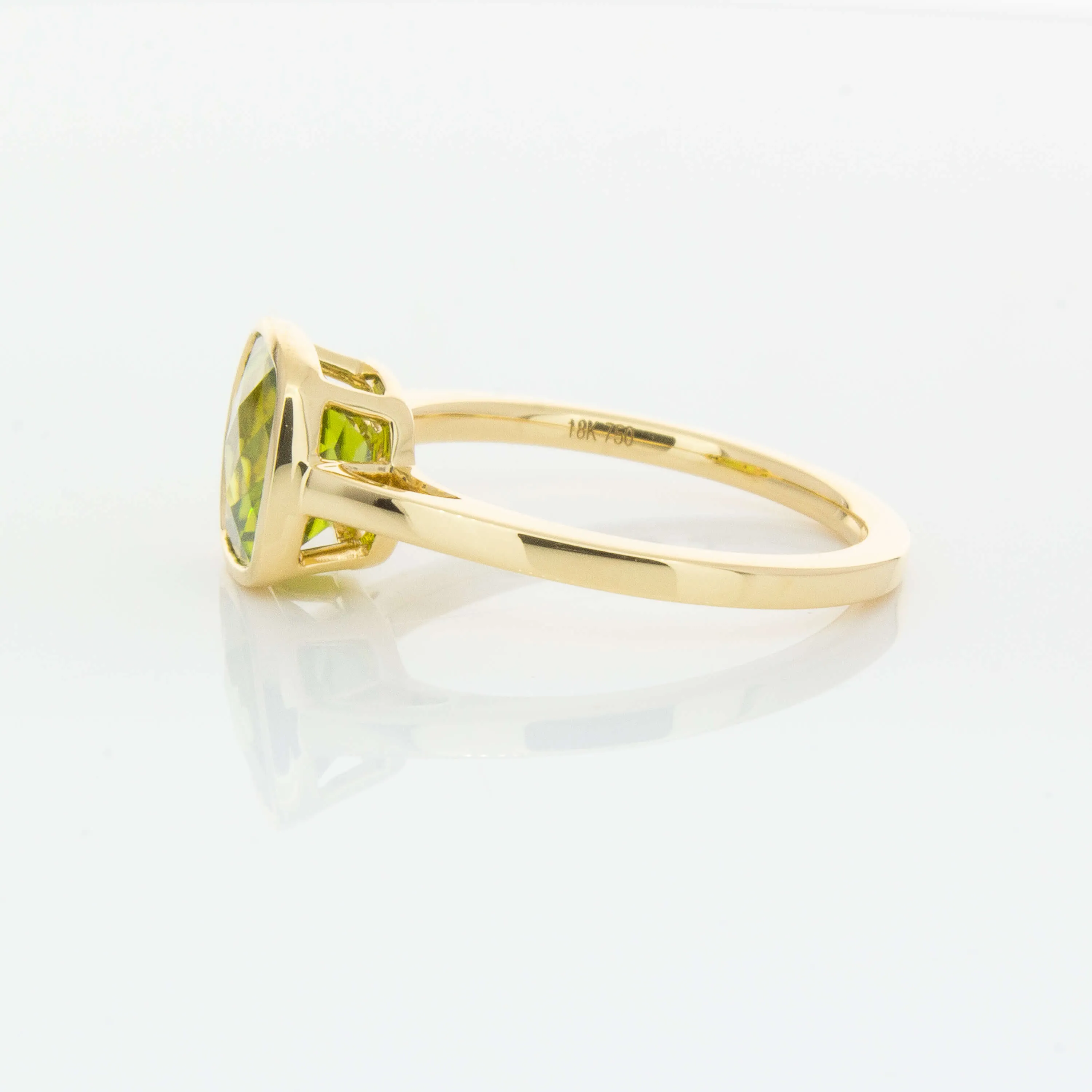 18ct Yellow Gold Peridot Ring