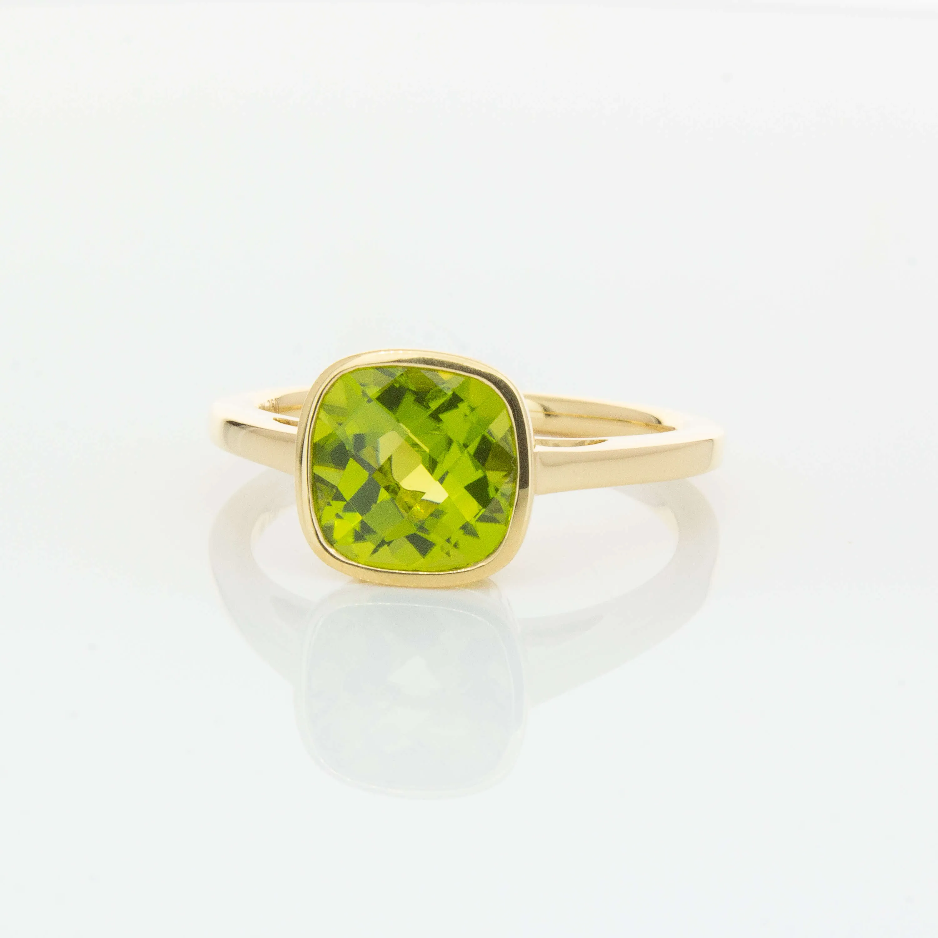 18ct Yellow Gold Peridot Ring