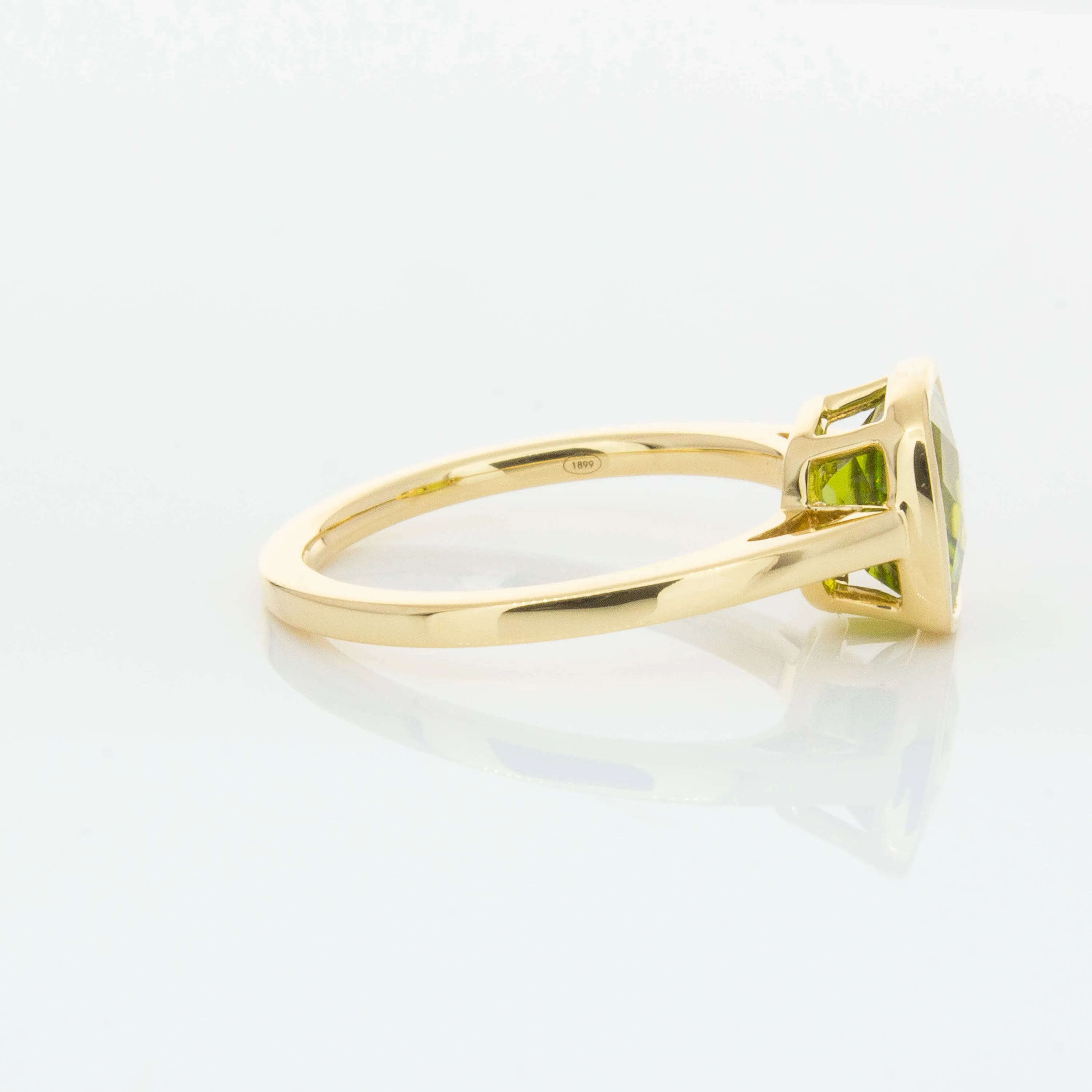 18ct Yellow Gold Peridot Ring