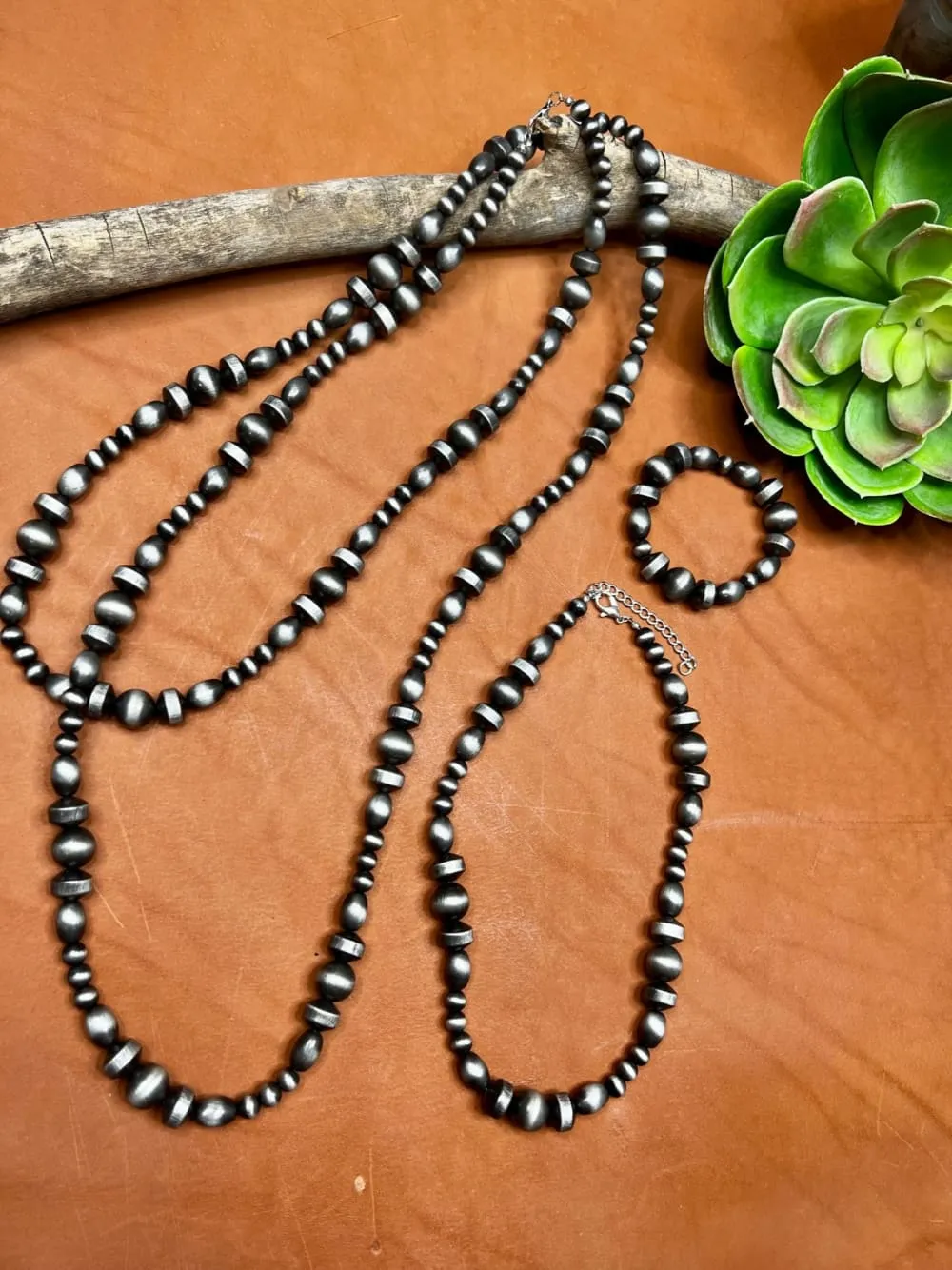 Amarillo Short Faux Navajo Pearl Necklace