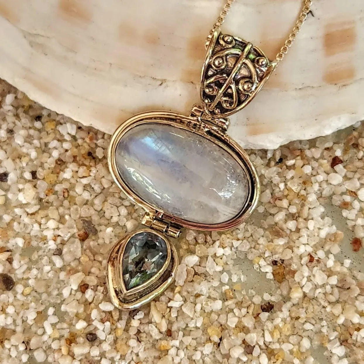 BLUE HUES - TOPAZ / MOONSTONE 925 PENDANT NECKLACE