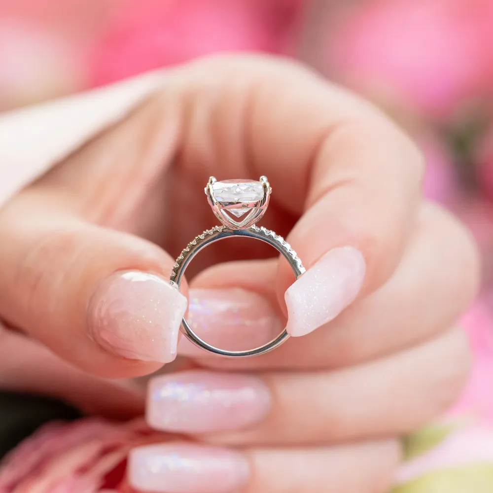 Dolly - 4 ct Oval