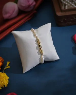 Dorie White Pearl Braclet