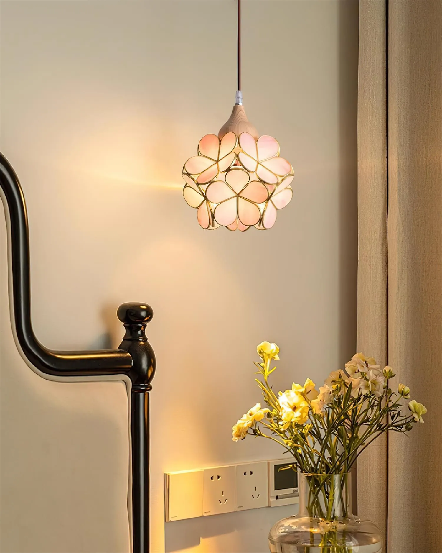 Marley Flower Pendant Light