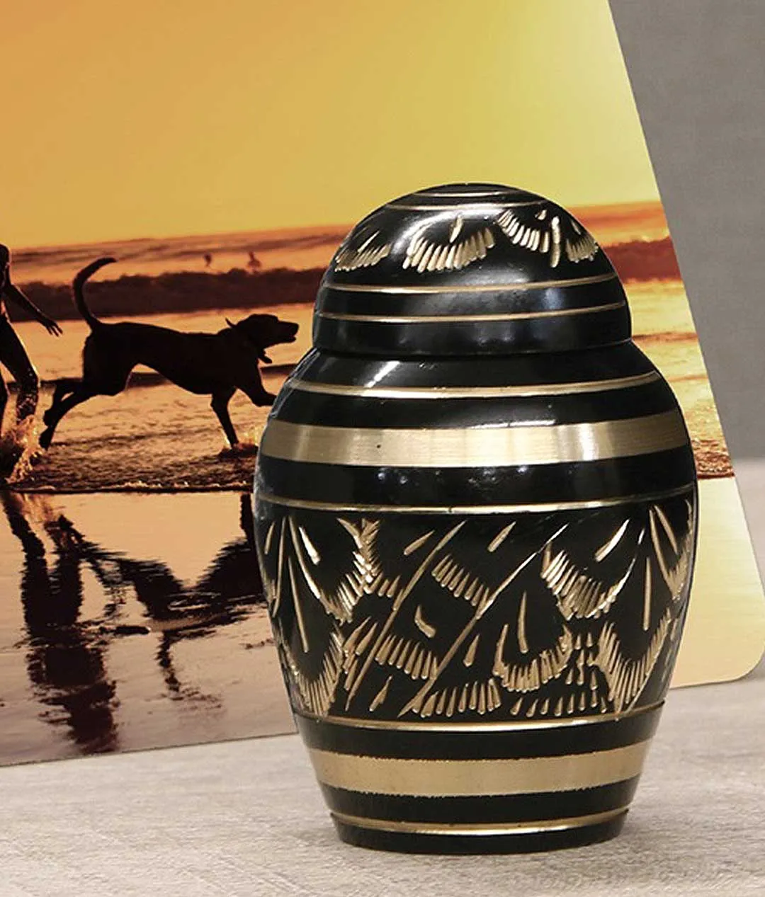 Mireya Engraved Ornamental Pet Urn