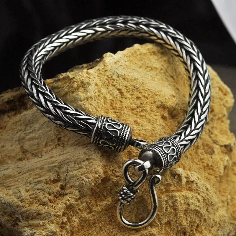 Stylish Sterling Silver Scaled Ornamental Chain Bracelet - Elegant Jewelry Accessory