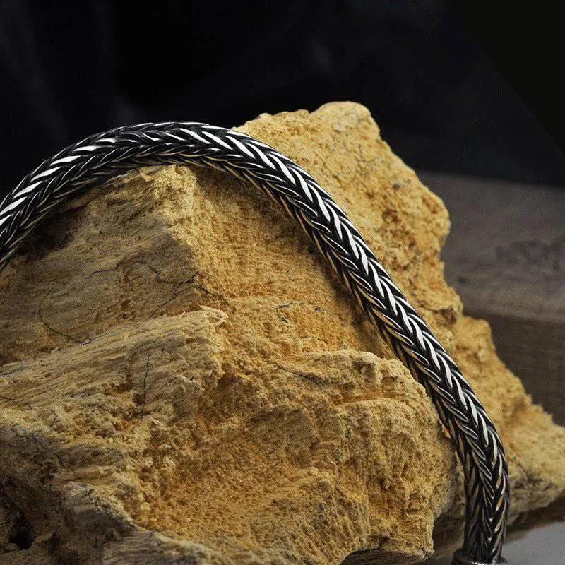 Stylish Sterling Silver Scaled Ornamental Chain Bracelet - Elegant Jewelry Accessory