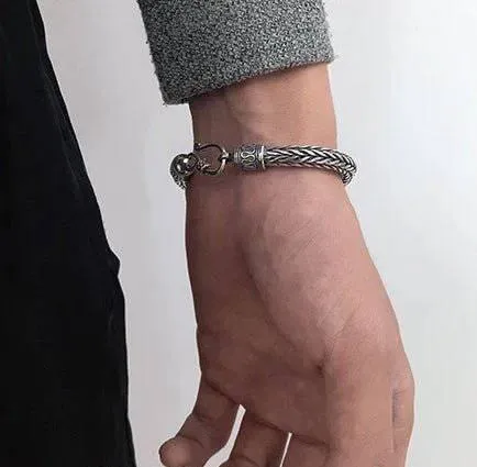 Stylish Sterling Silver Scaled Ornamental Chain Bracelet - Elegant Jewelry Accessory