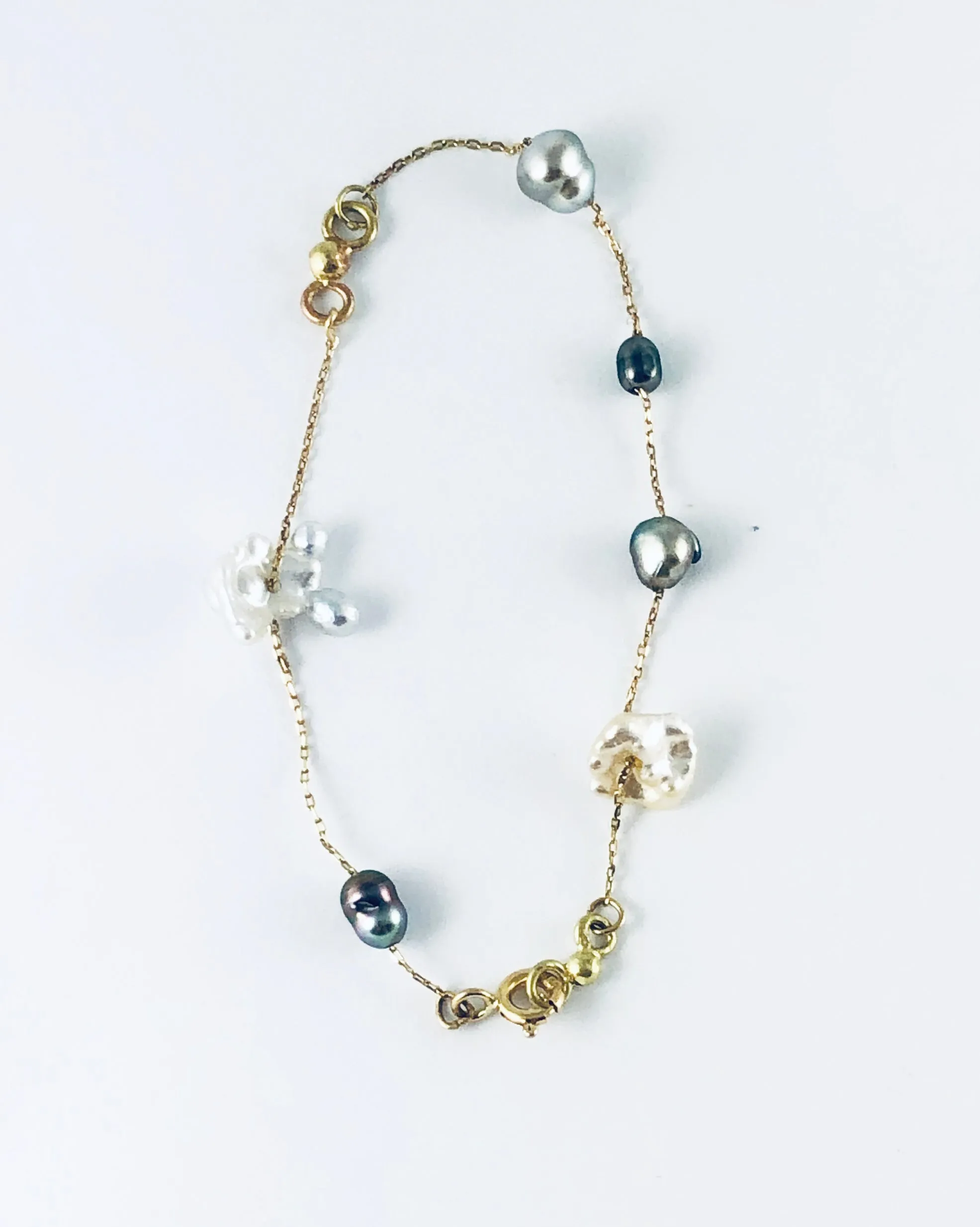 Station Tahitian Keshi pearl Bracelet with Eyelets