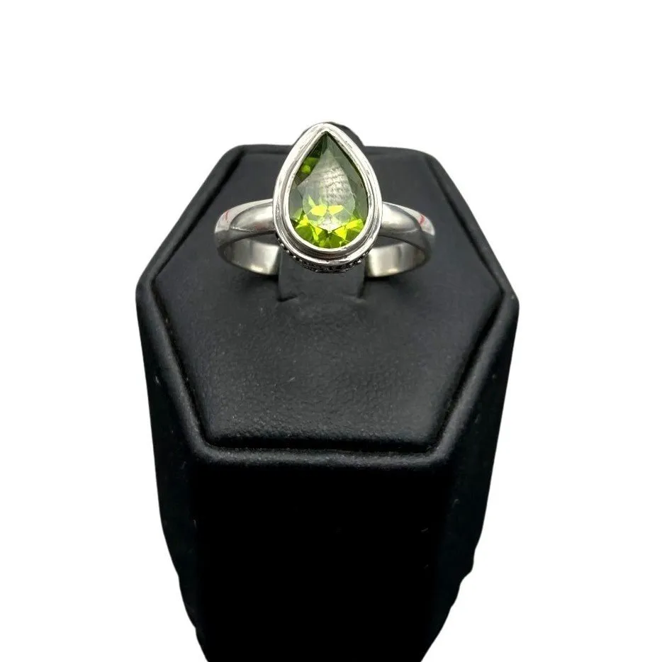 Sterling Silver Ring With Peridot Gemstone