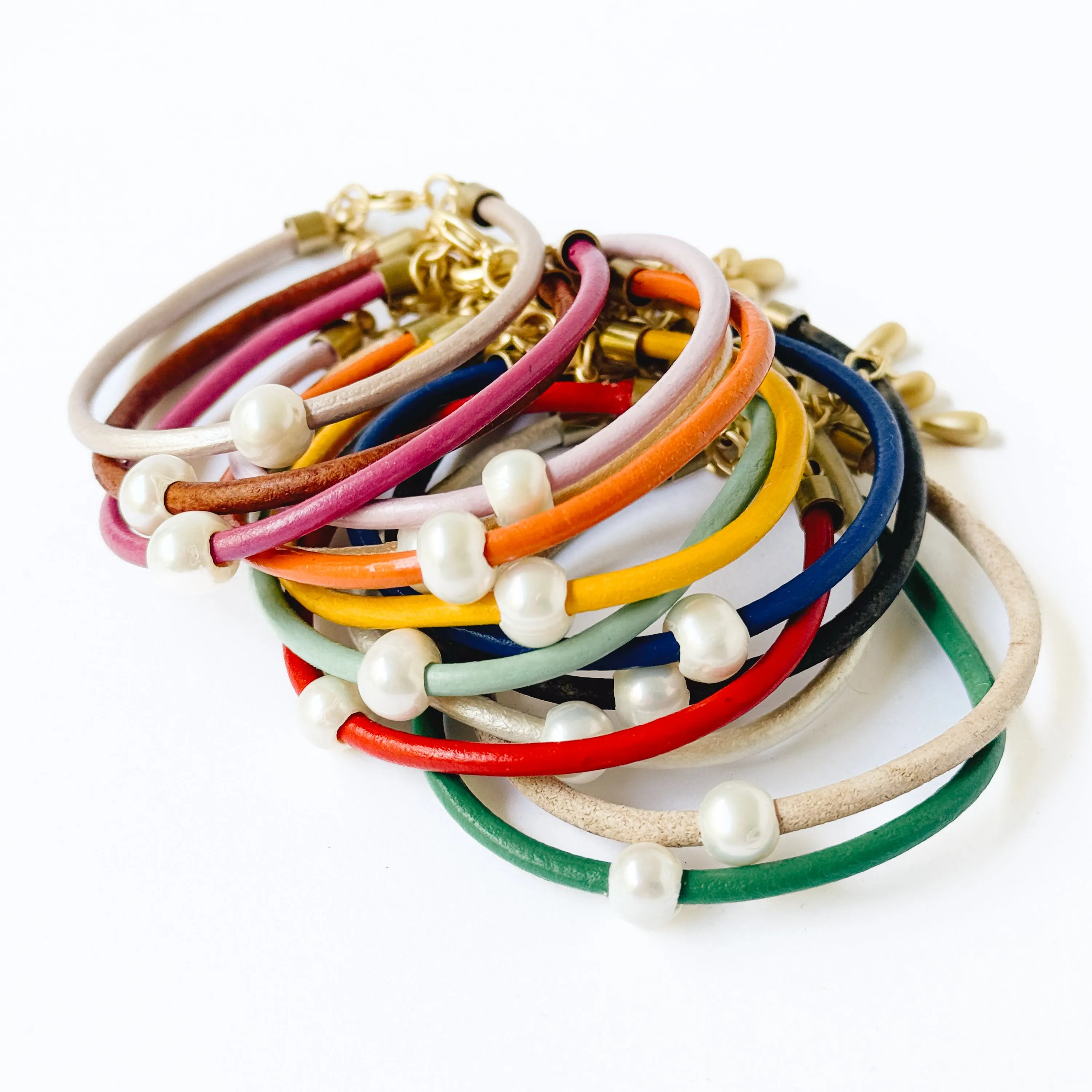 Thin Adjustable Leather and Pearl Bracelet