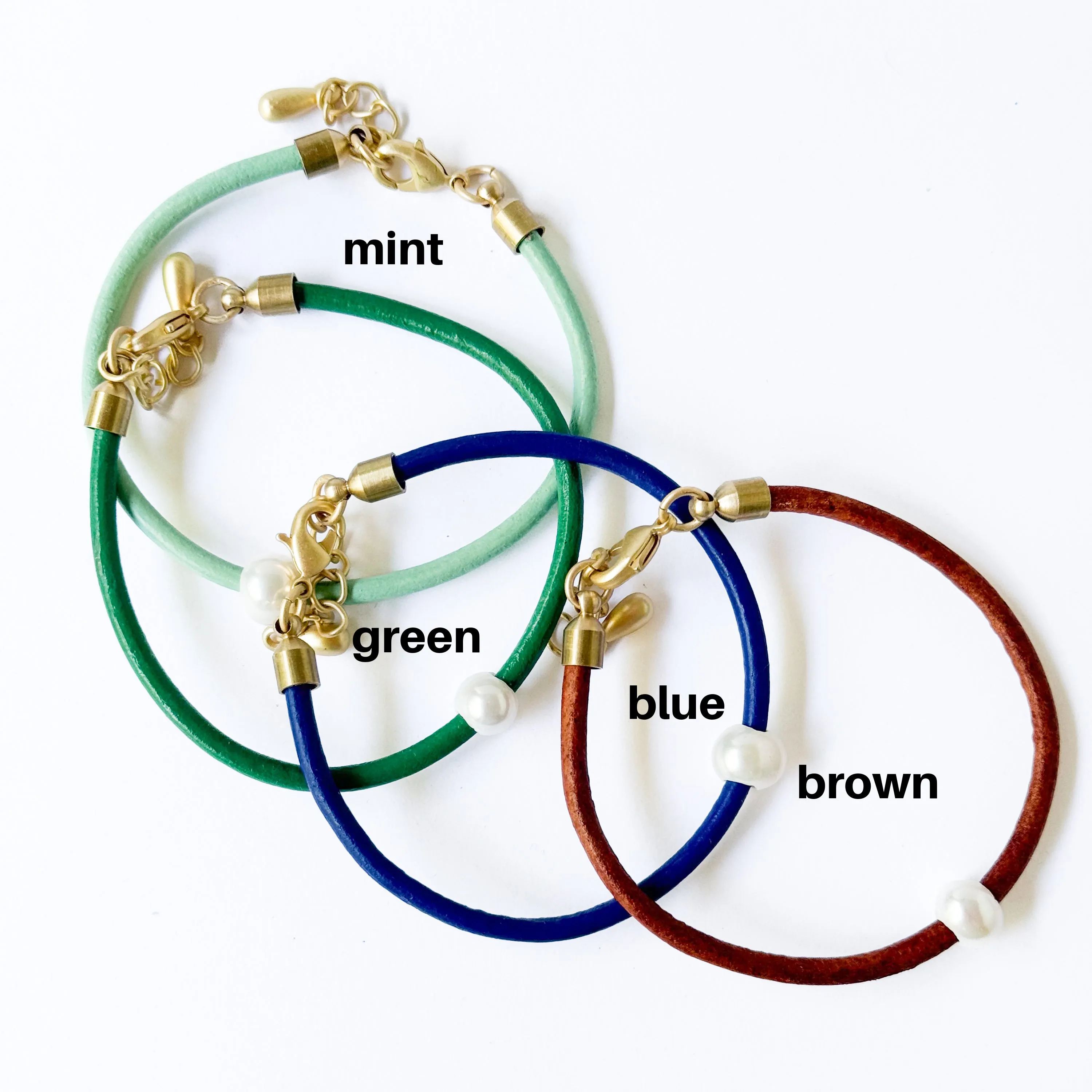 Thin Adjustable Leather and Pearl Bracelet