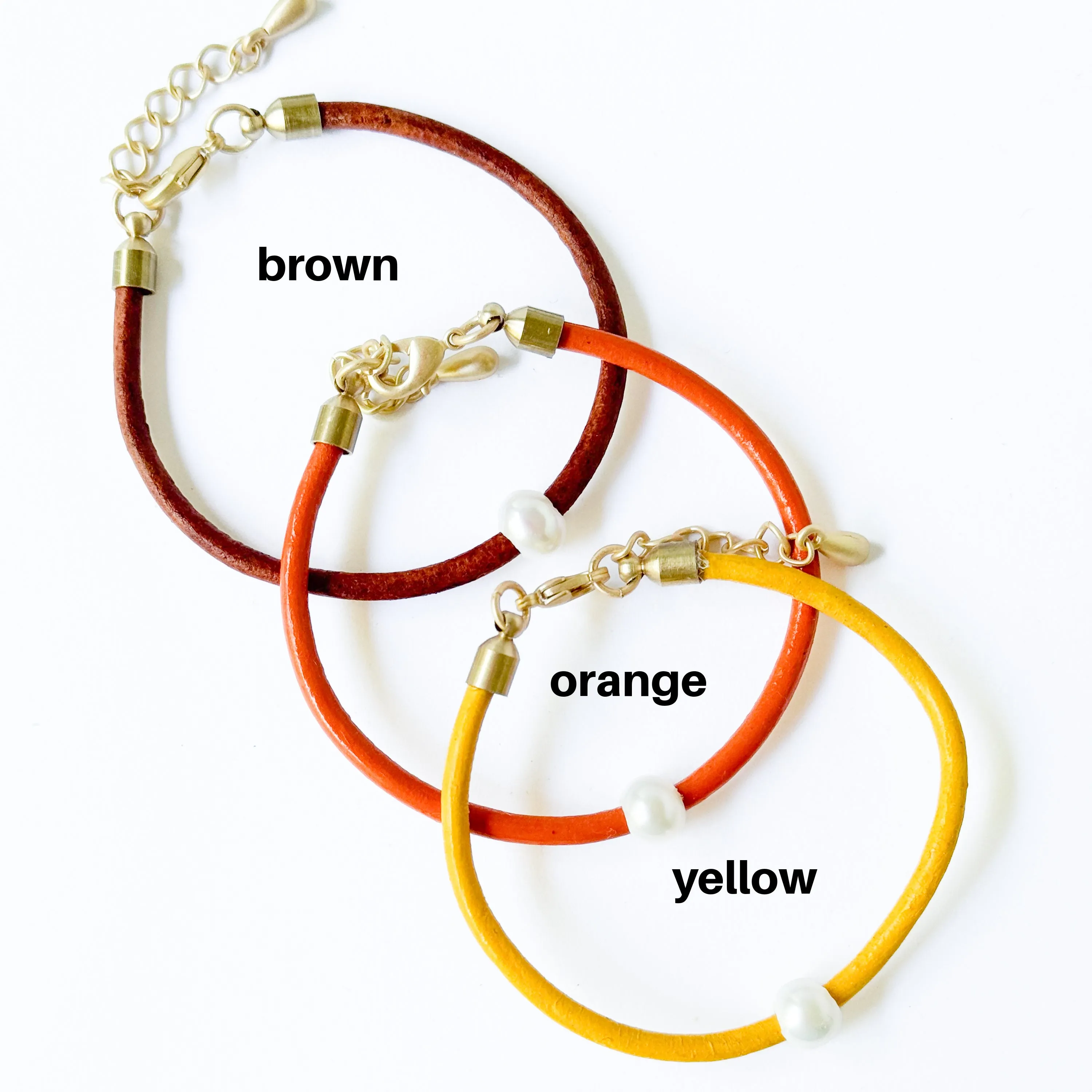 Thin Adjustable Leather and Pearl Bracelet