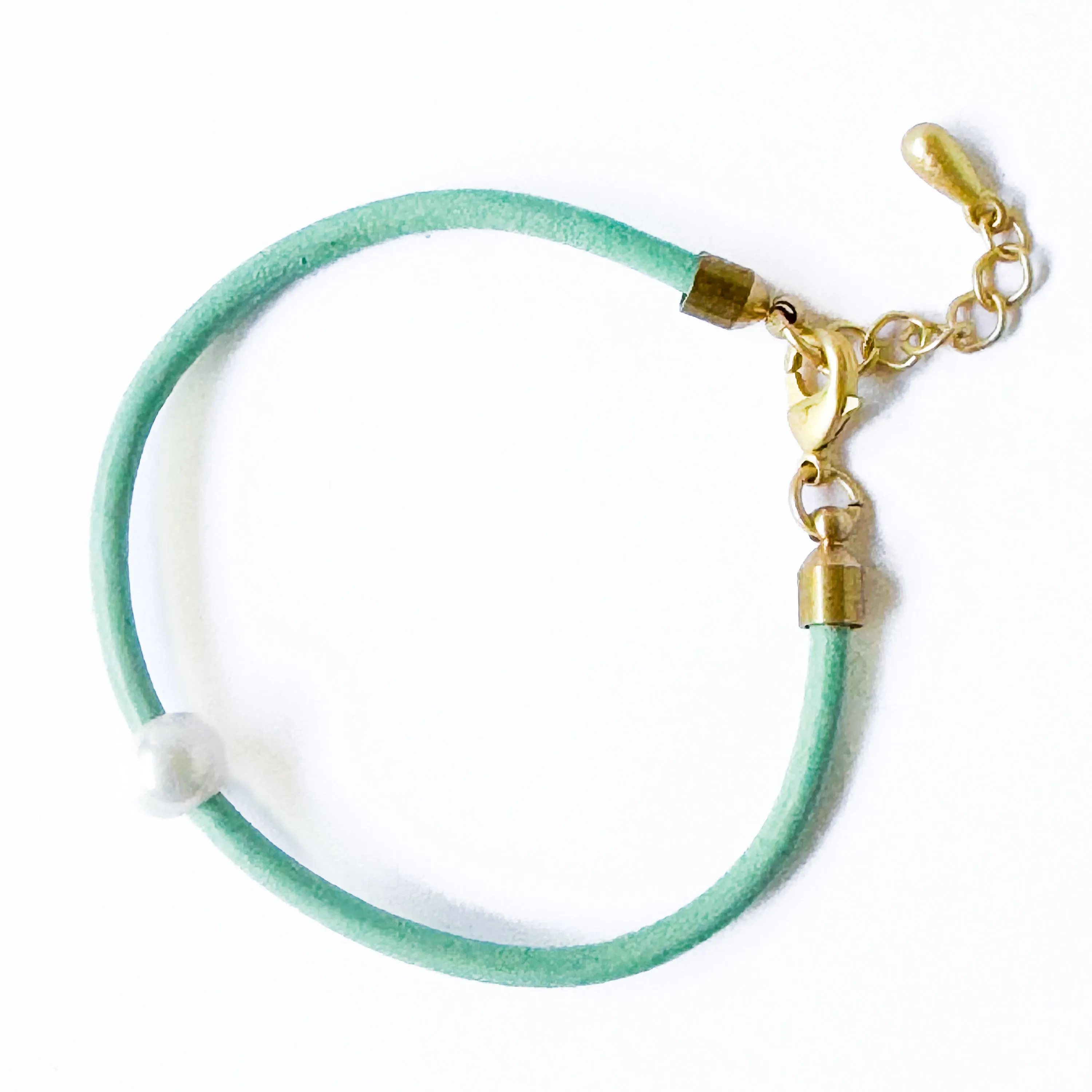 Thin Adjustable Leather and Pearl Bracelet