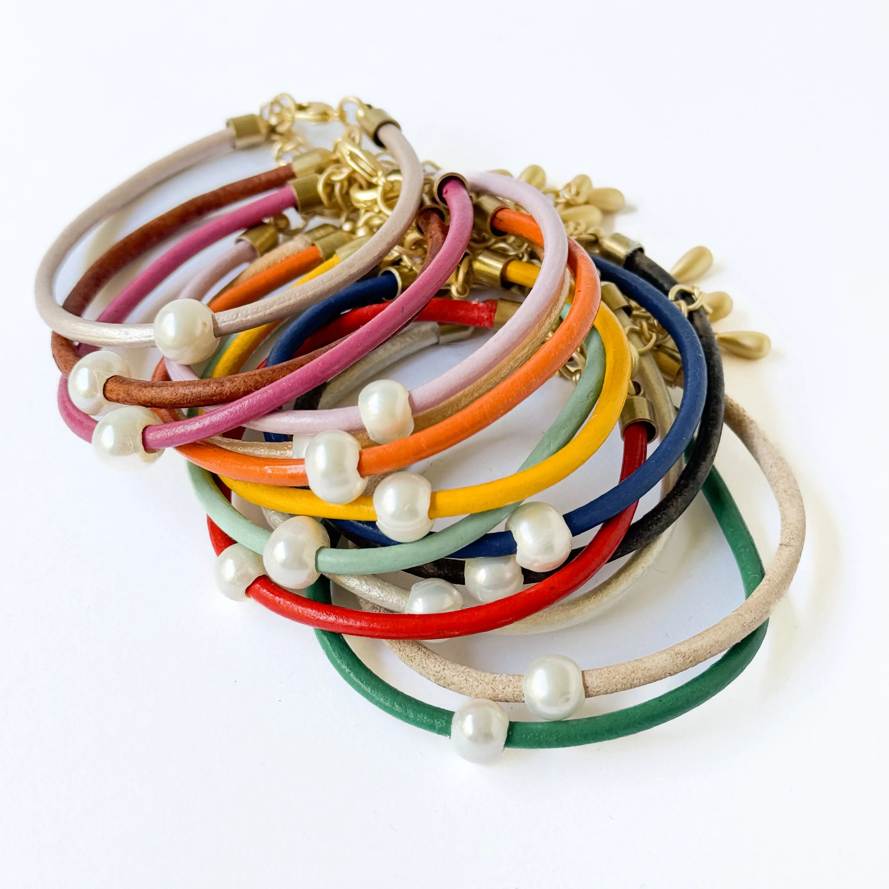 Thin Adjustable Leather and Pearl Bracelet