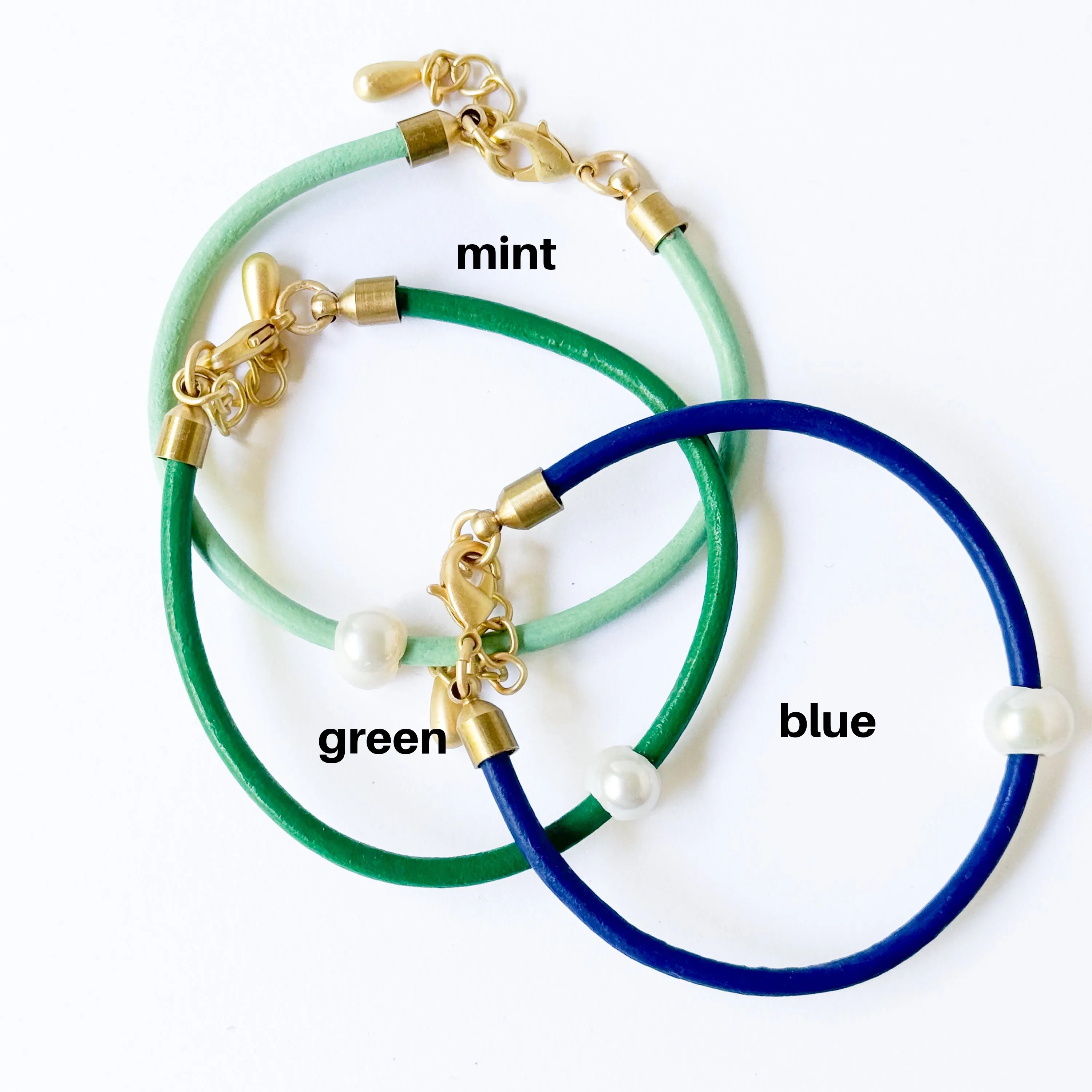Thin Adjustable Leather and Pearl Bracelet