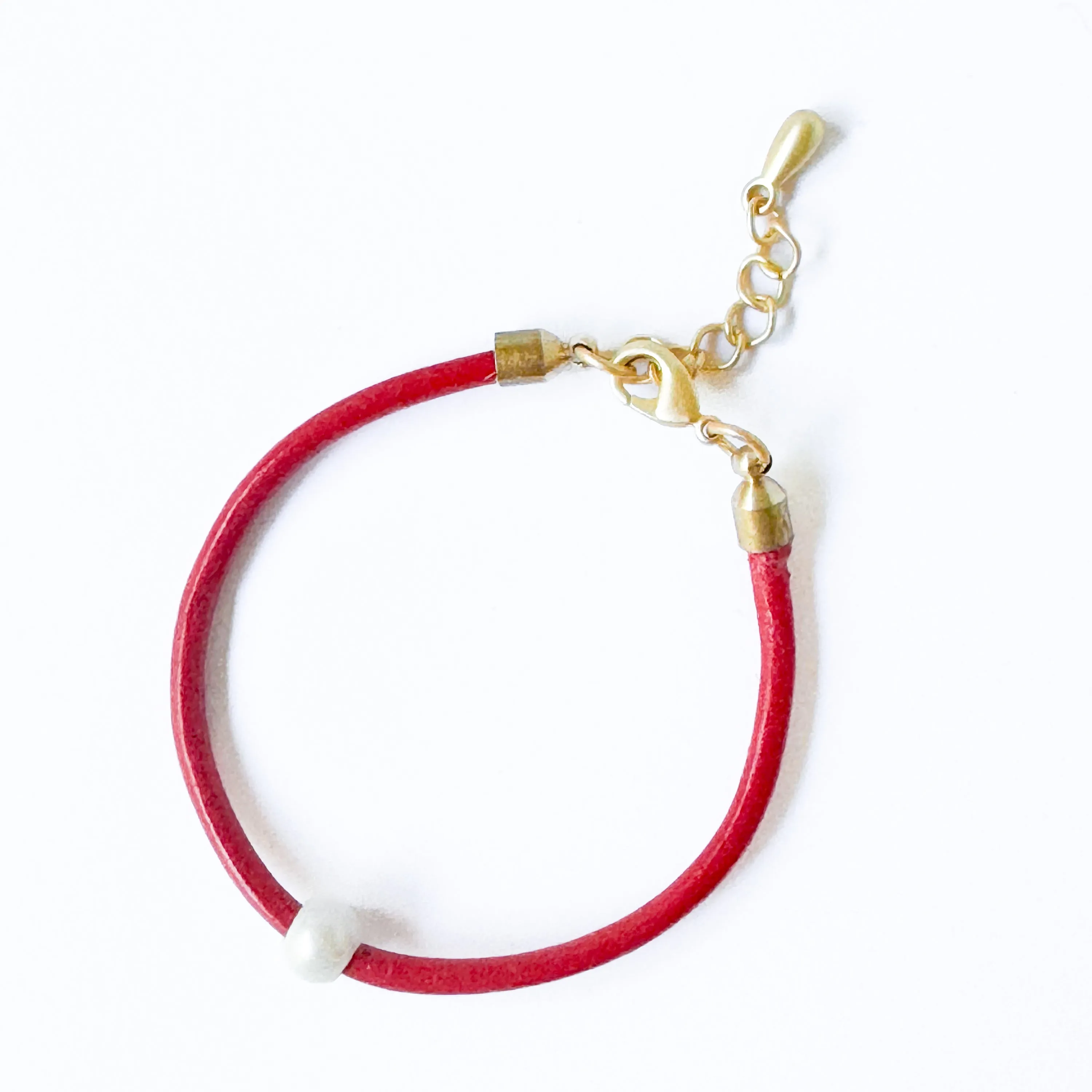 Thin Adjustable Leather and Pearl Bracelet