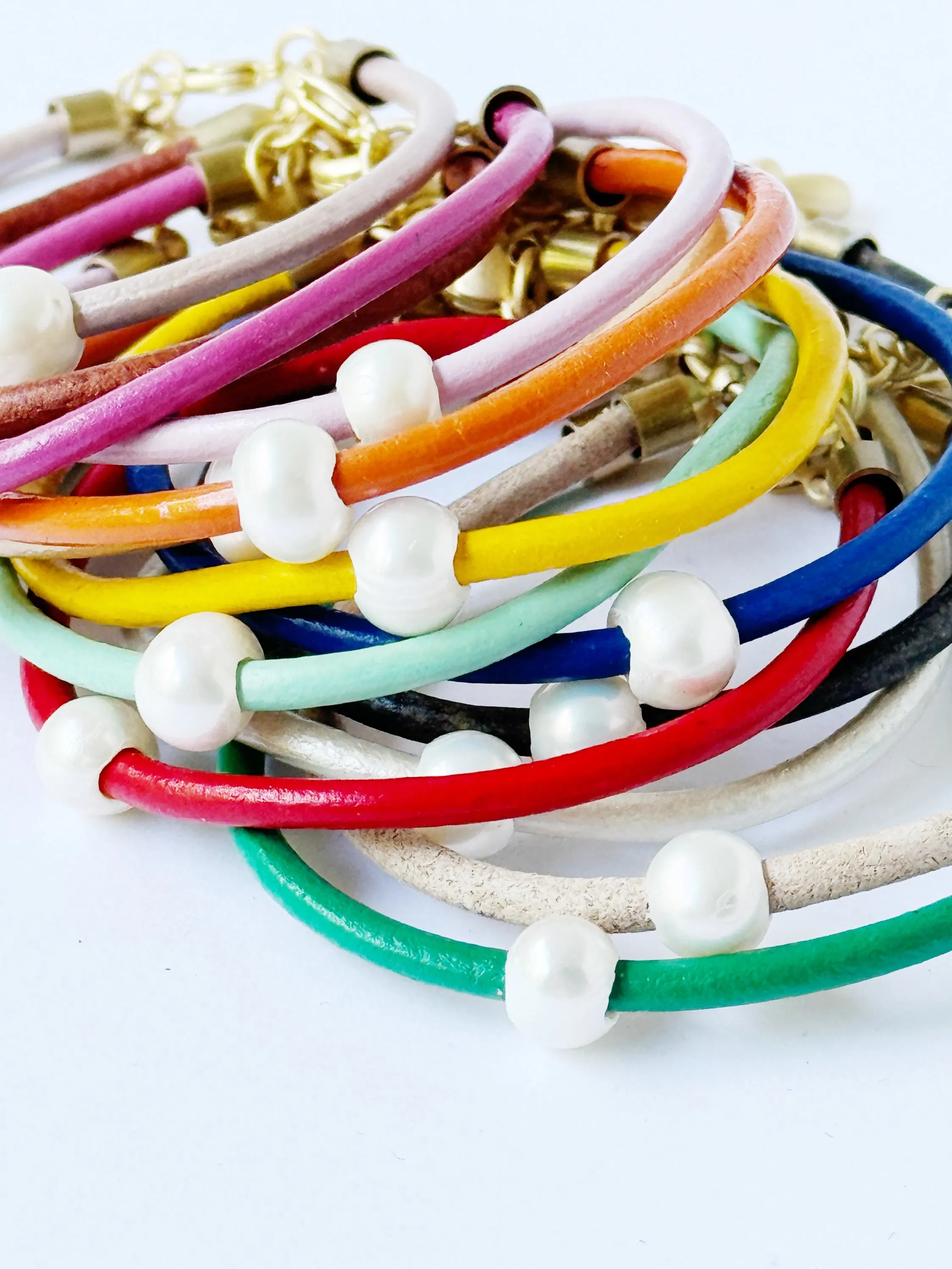 Thin Adjustable Leather and Pearl Bracelet