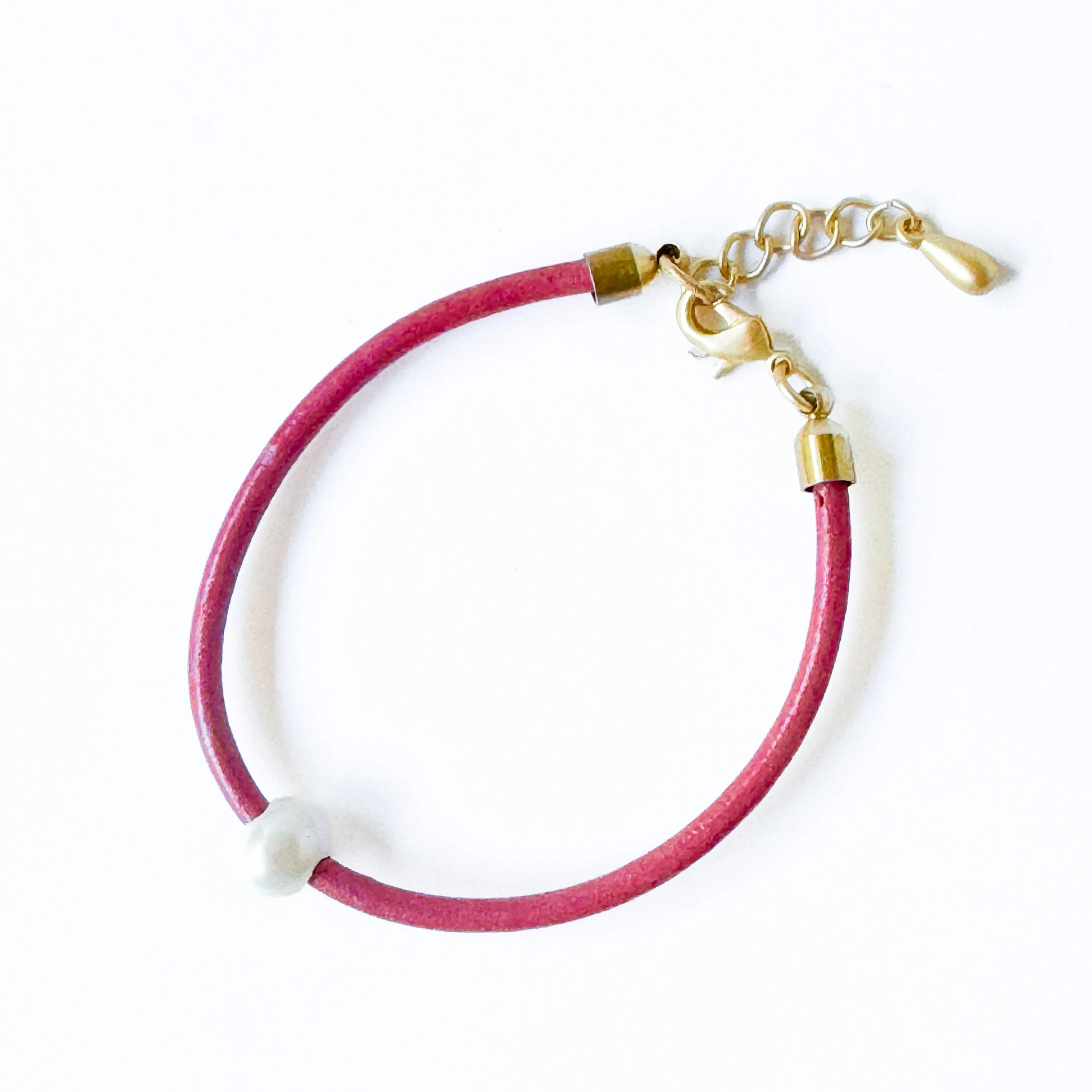 Thin Adjustable Leather and Pearl Bracelet