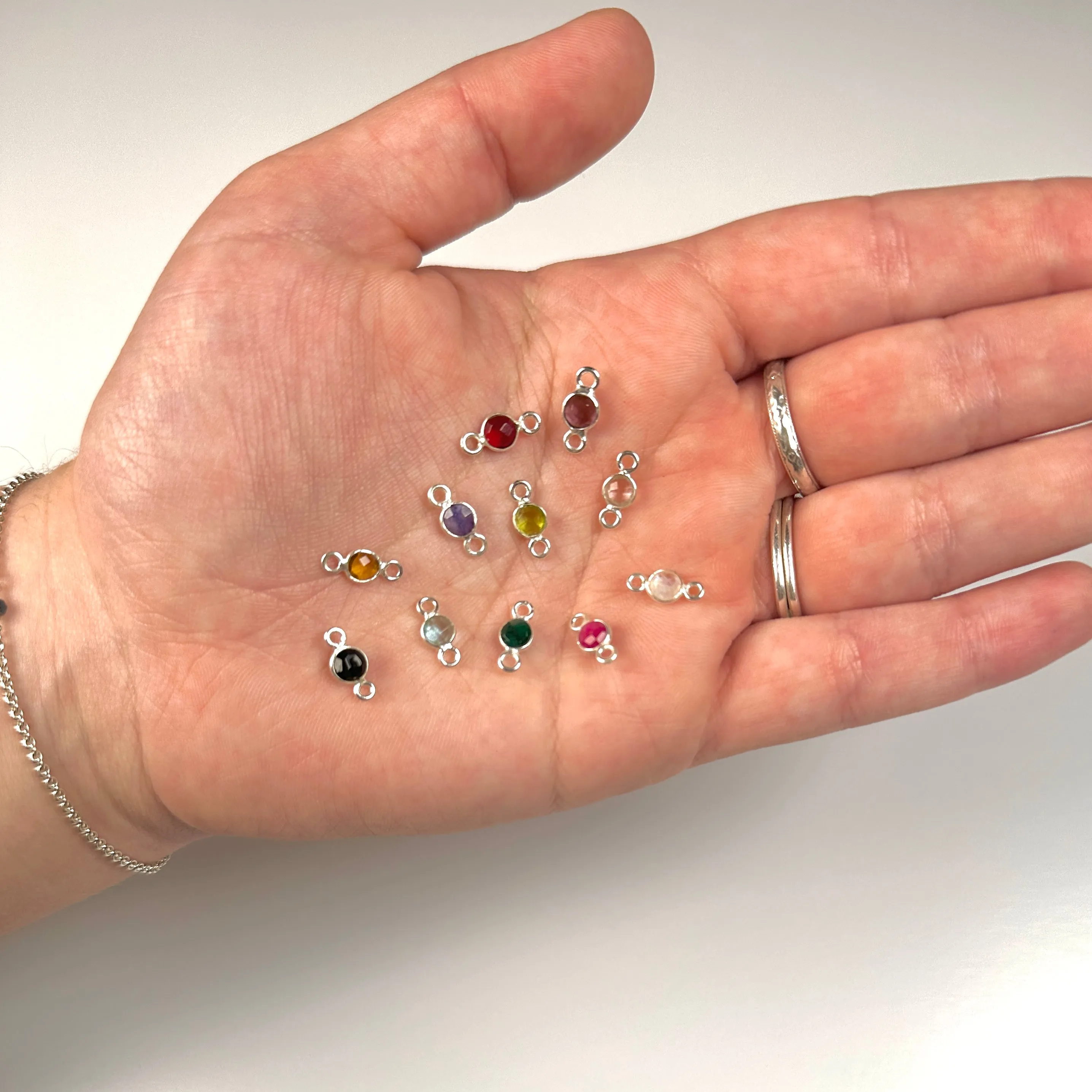 Tiny Round Channel Set Peridot Connector